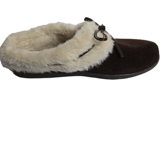 Clarks Women's Brown Suede Anabelle Faux Fur Lining Slippers Sz 8 - Picture 1 of 7